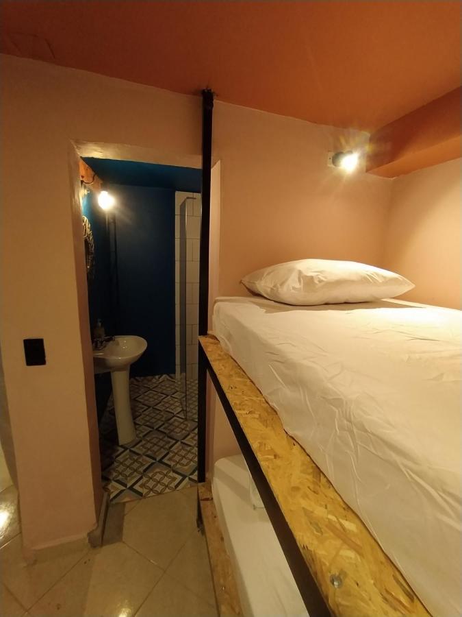 Casa Primavera Hostal Medellin Bagian luar foto