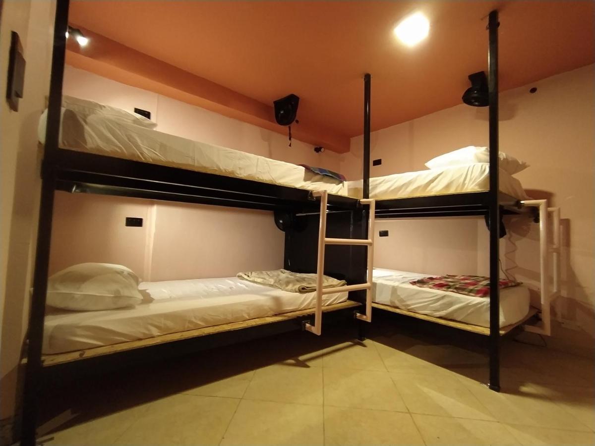 Casa Primavera Hostal Medellin Bagian luar foto