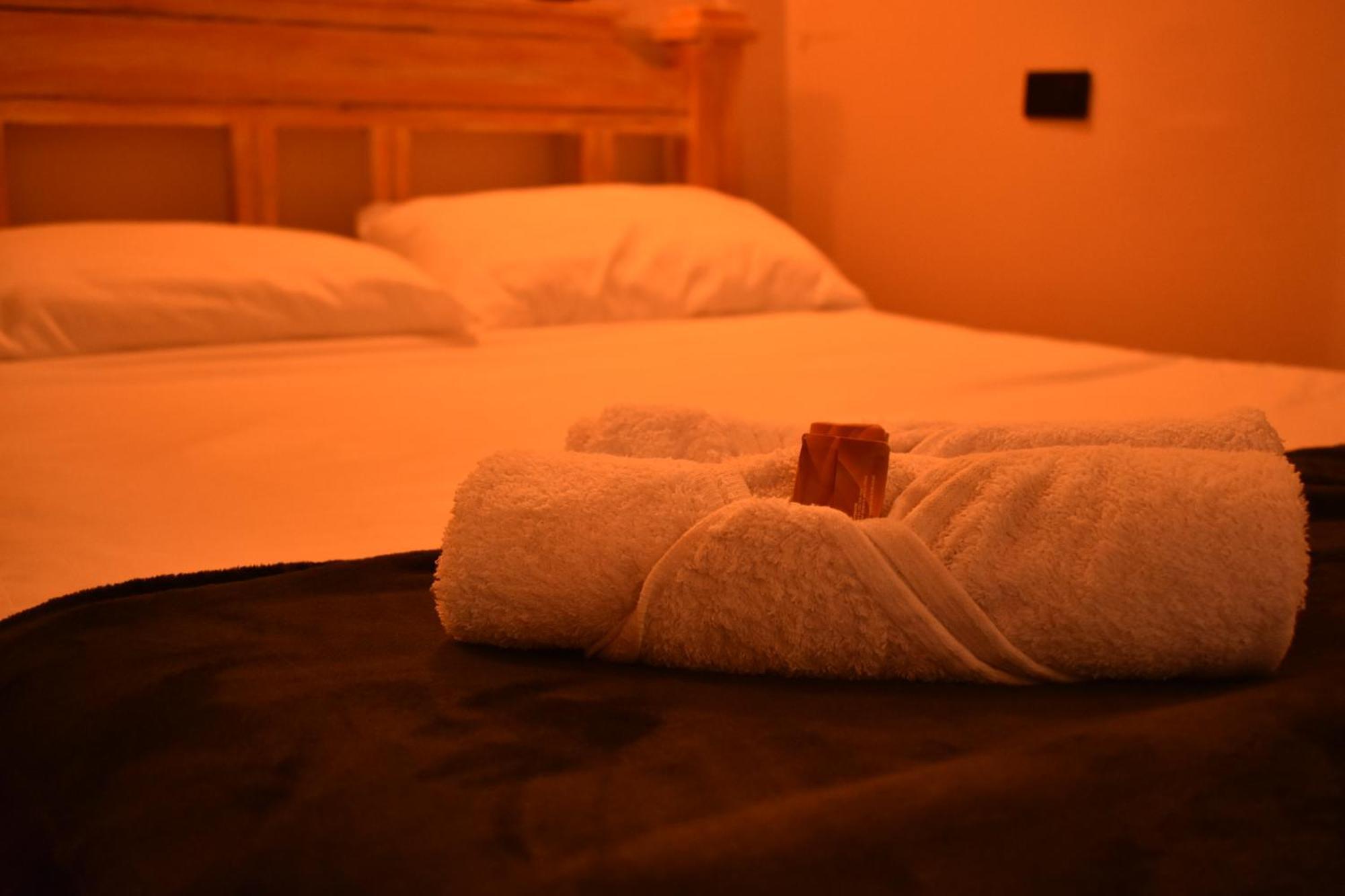 Casa Primavera Hostal Medellin Bagian luar foto