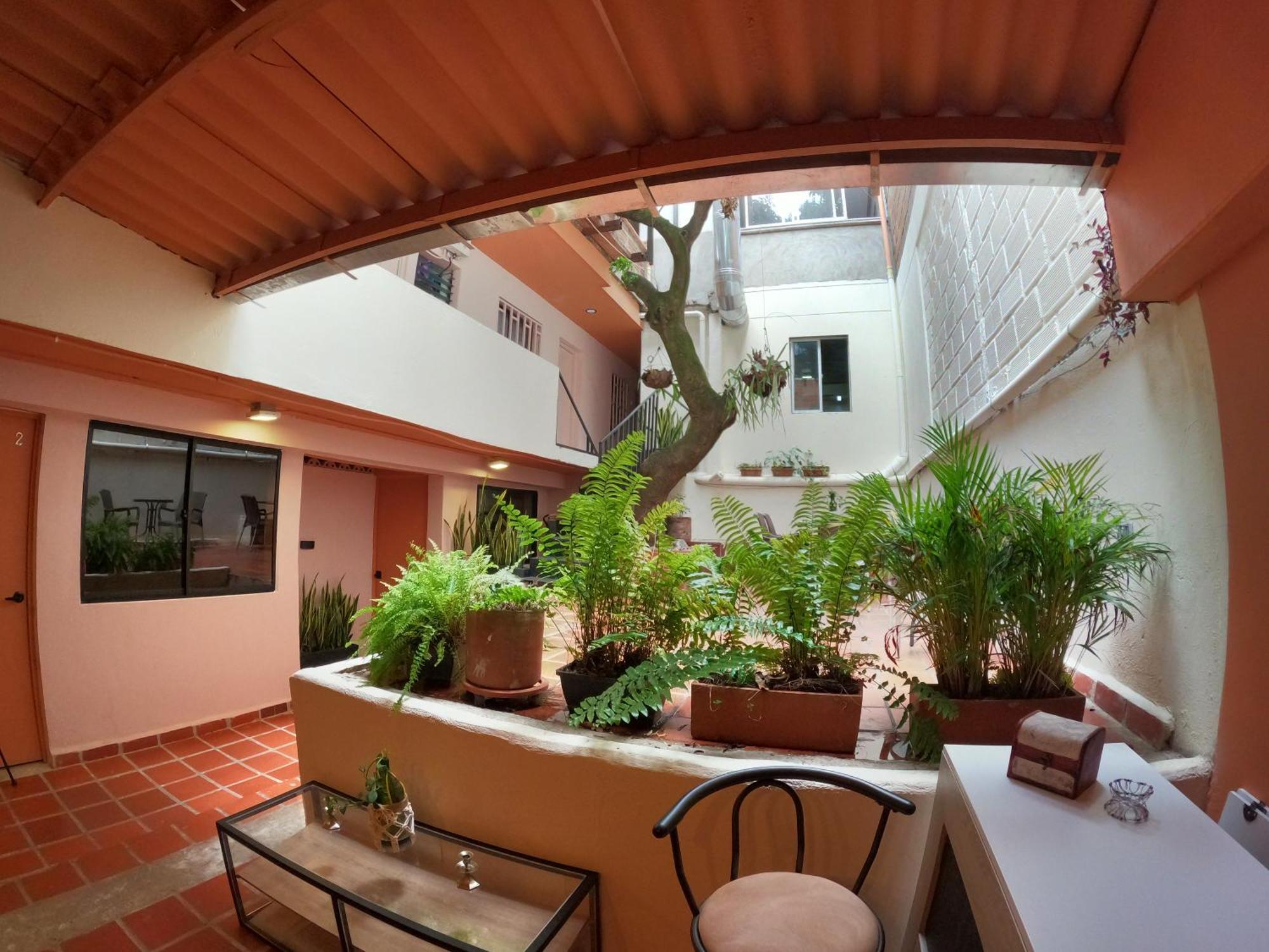 Casa Primavera Hostal Medellin Bagian luar foto