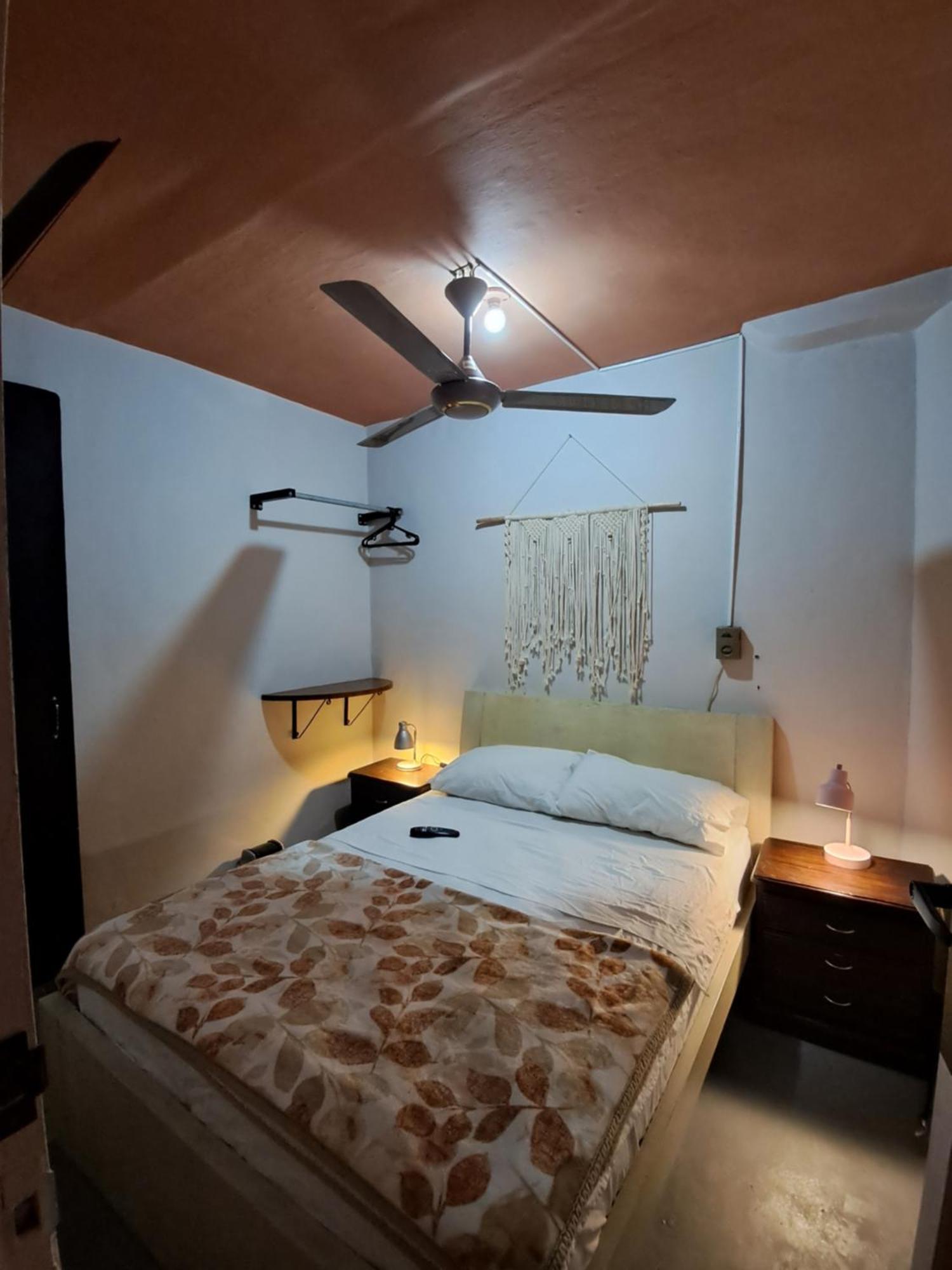 Casa Primavera Hostal Medellin Bagian luar foto