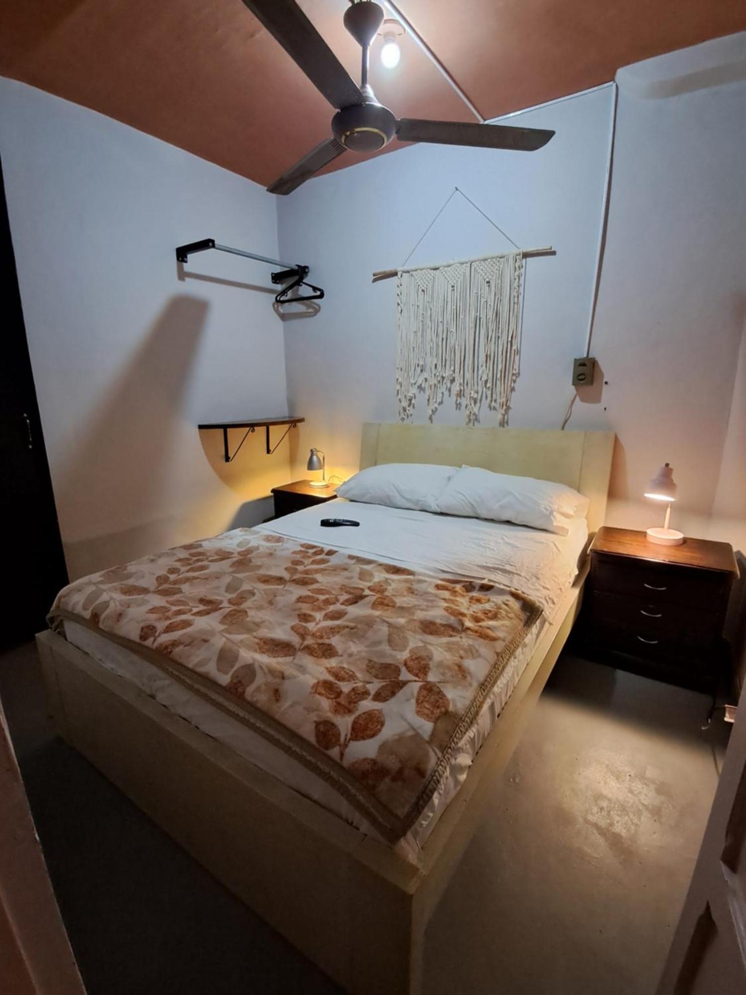 Casa Primavera Hostal Medellin Bagian luar foto